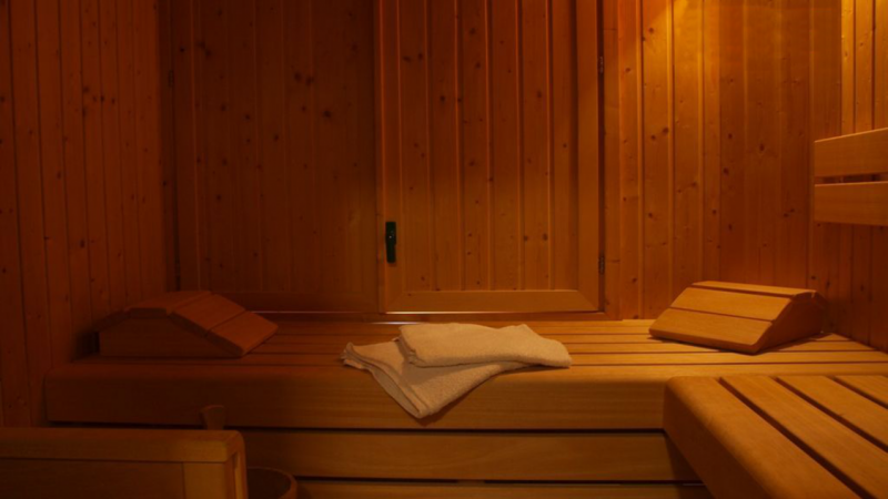 Bekanntschaft in der sauna